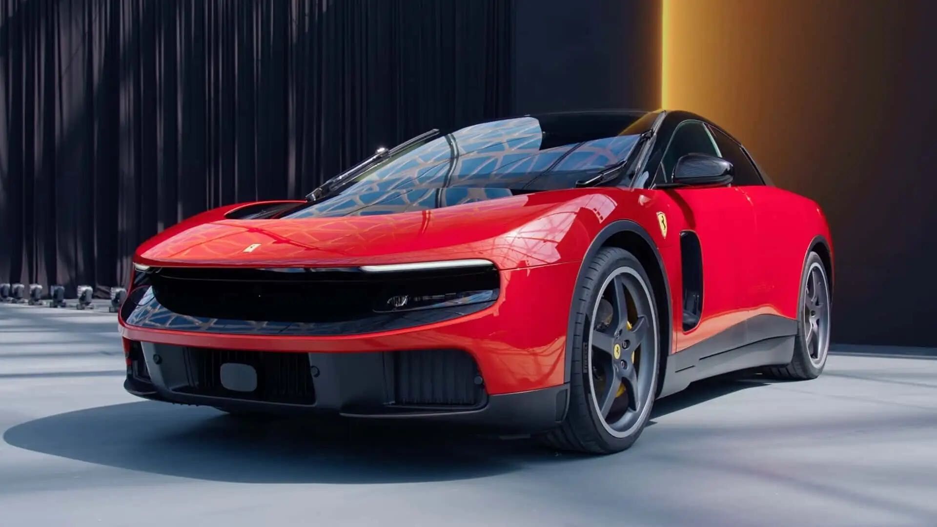 Yeni Elektrikli Ferrari