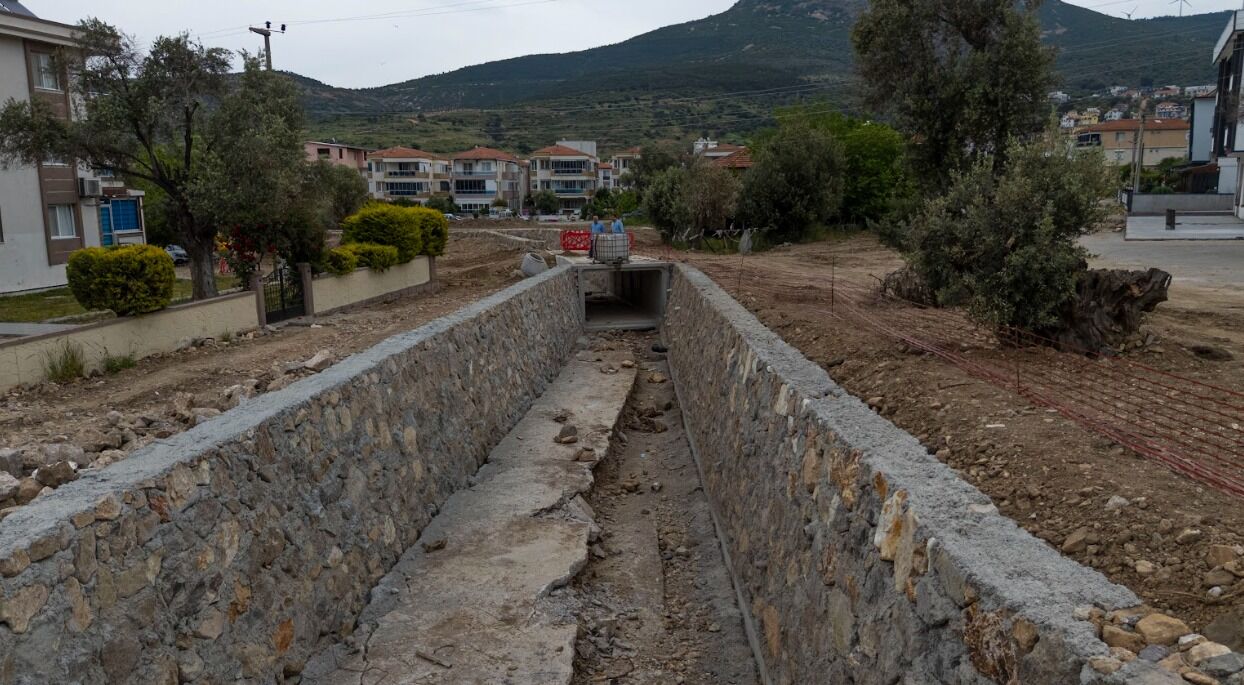 Tarihi taş köprüye zarar vermek yasak