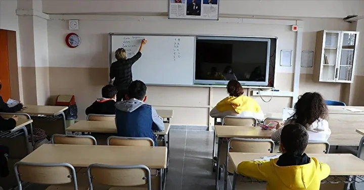 7Fe3Ed12 Yaz Tatili Uzayacak Mi Ne Zaman Baslayacak 2025 2026 Yiliz Yaz Tatili Kac Gun Surecek