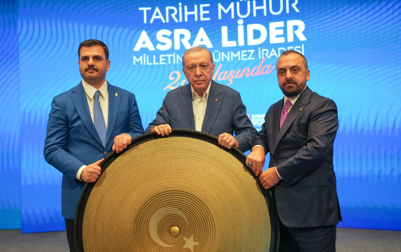 Cumhurbaşkanı Erdoğan'a AK Partili İnan'dan hediye