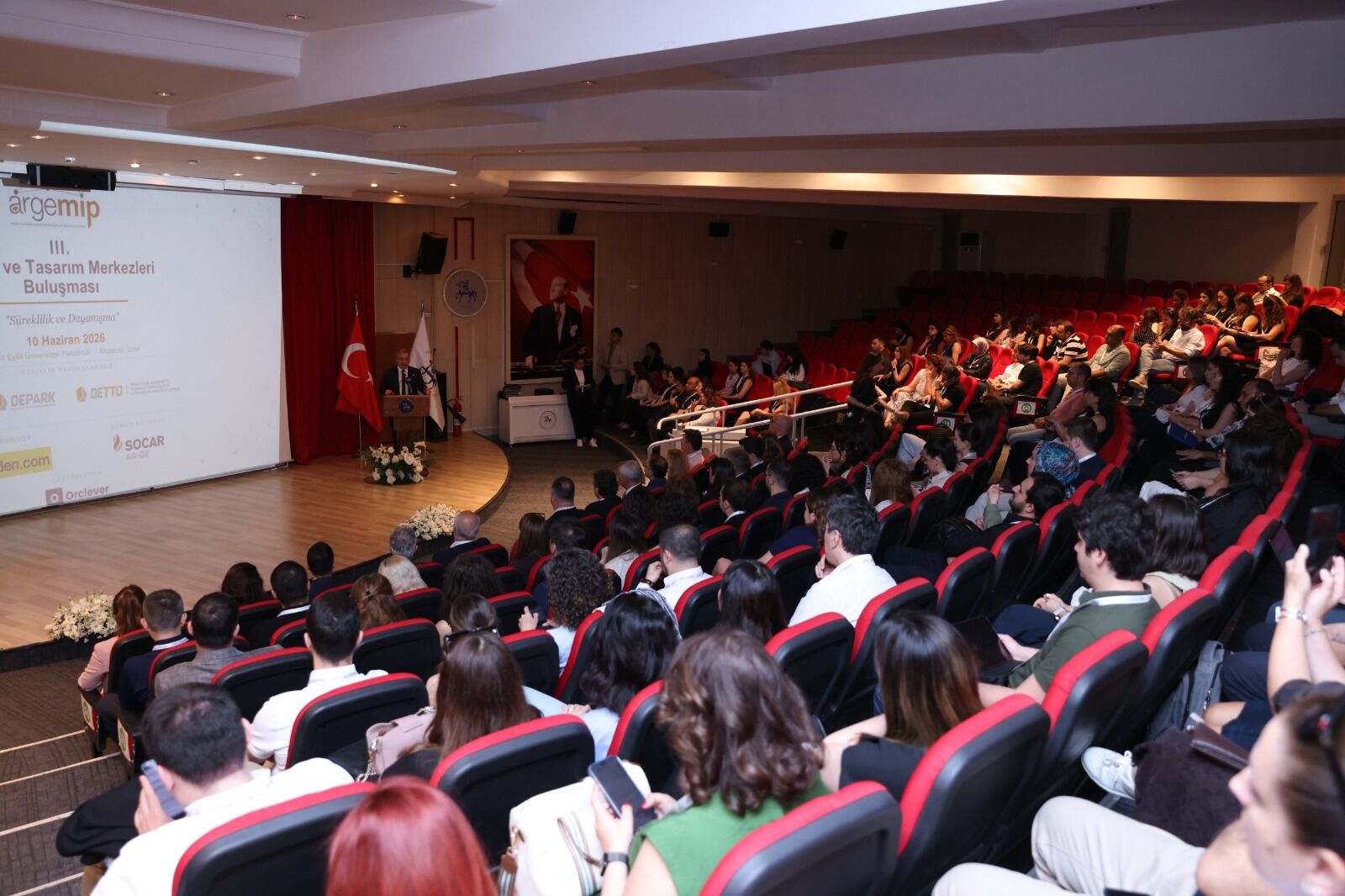 Milyarlık teknoloji üssü göz doldurdu