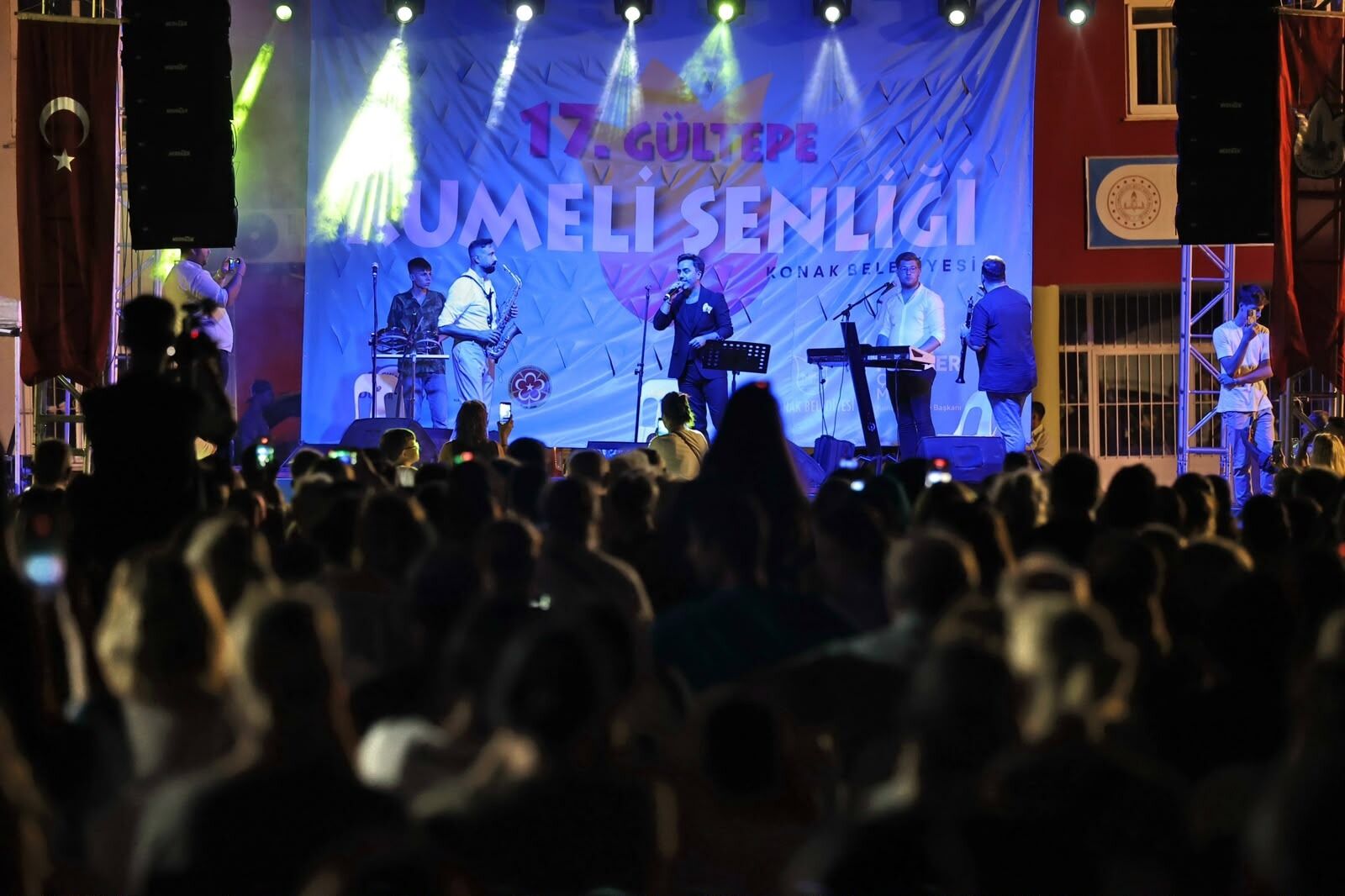 Sahne Sakoband ve Sevim Kahya’nın