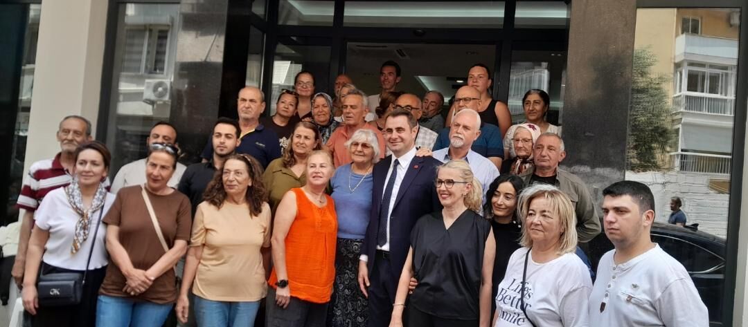 CHP İzmir nöbet sürüyor