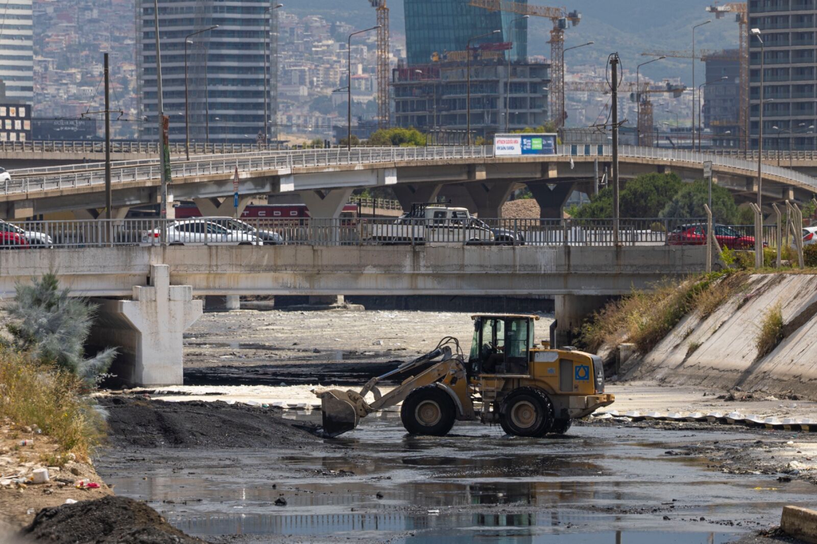 Izmir Dere Yatağı Temizliği 1