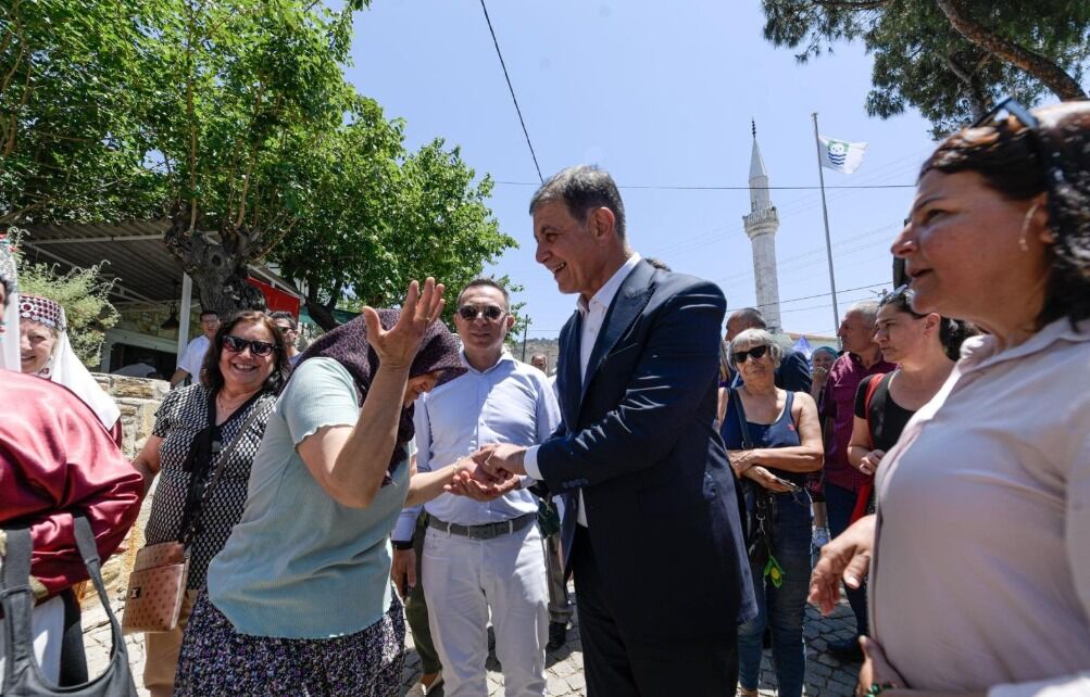 Dumanı tüten o yörük Çadırı Foça'da