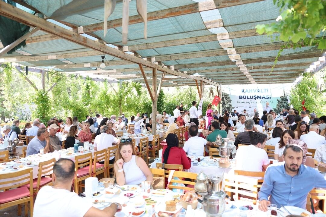 İzmir Kahramanmaraşlılar Derneği'nden Güçlü Dayanışma Mayamızda Birlik Var! (8)