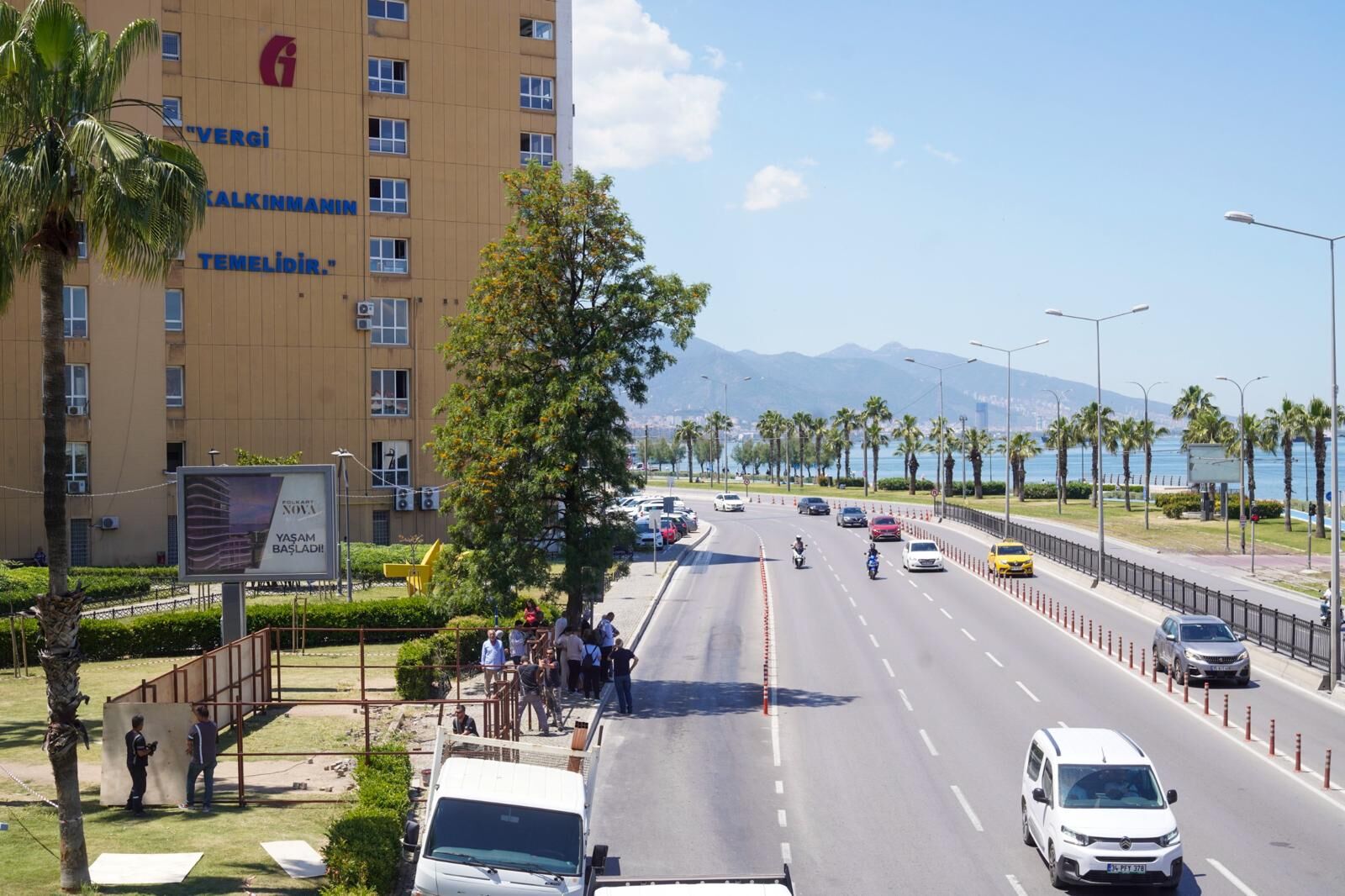 Izmir Otobüs Durağı 1
