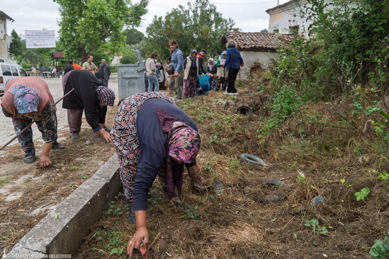 İzmir’de Küçükkale Köylüleri Yangın Savaşçısı Oldu (2)