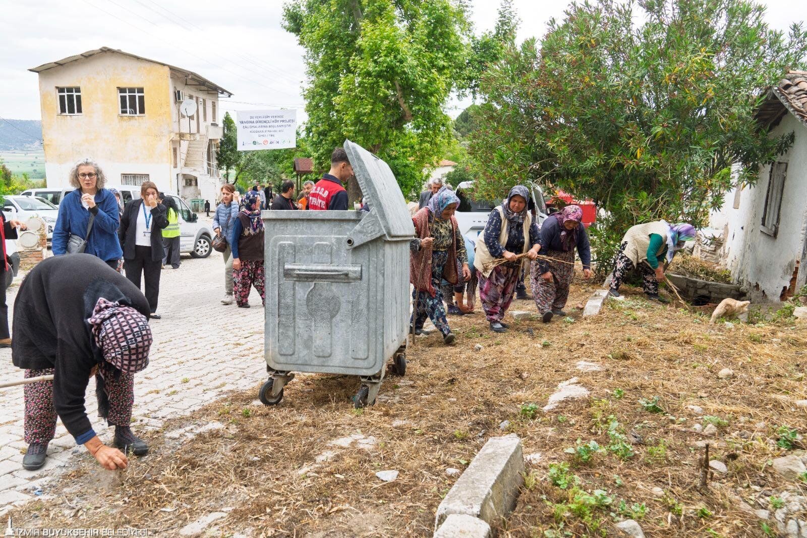 İzmir’de Küçükkale Köylüleri Yangın Savaşçısı Oldu (3)