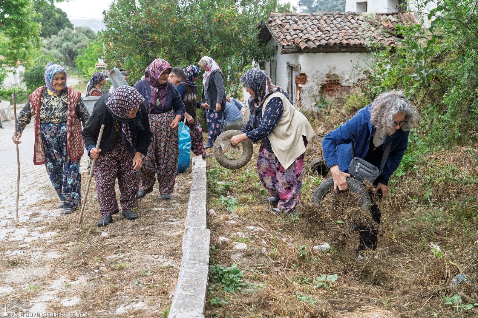İzmir’de Küçükkale Köylüleri Yangın Savaşçısı Oldu (5)