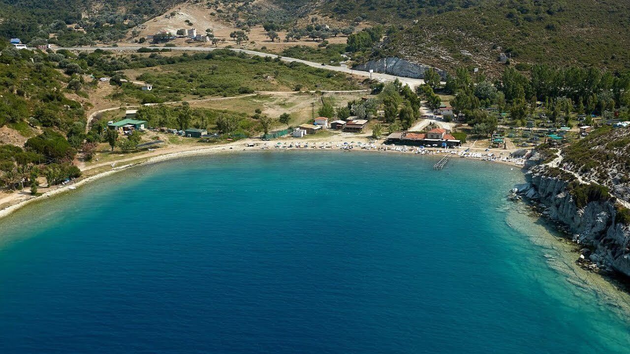 İzmir’in saklı koyu doğaseverlerin gözdesi oldu: Berrak deniziyle öne çıkıyor