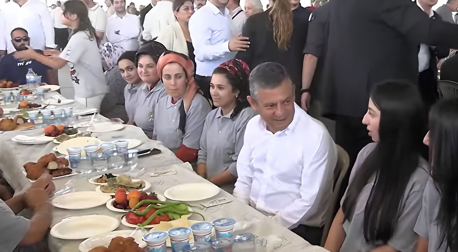 Özgür Özel 12