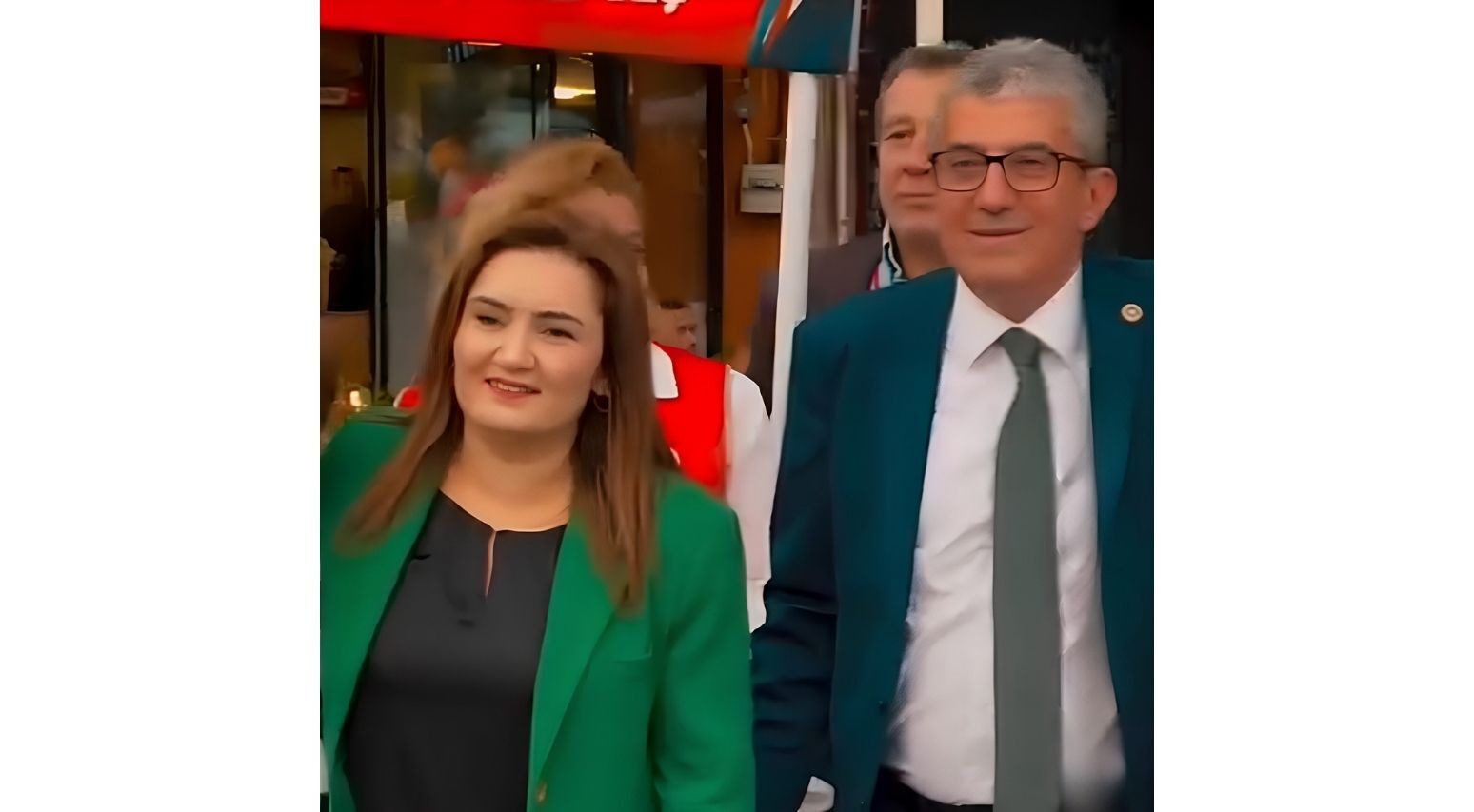 ‘İzmirli o vekil aktif rol aldı’ denildi…