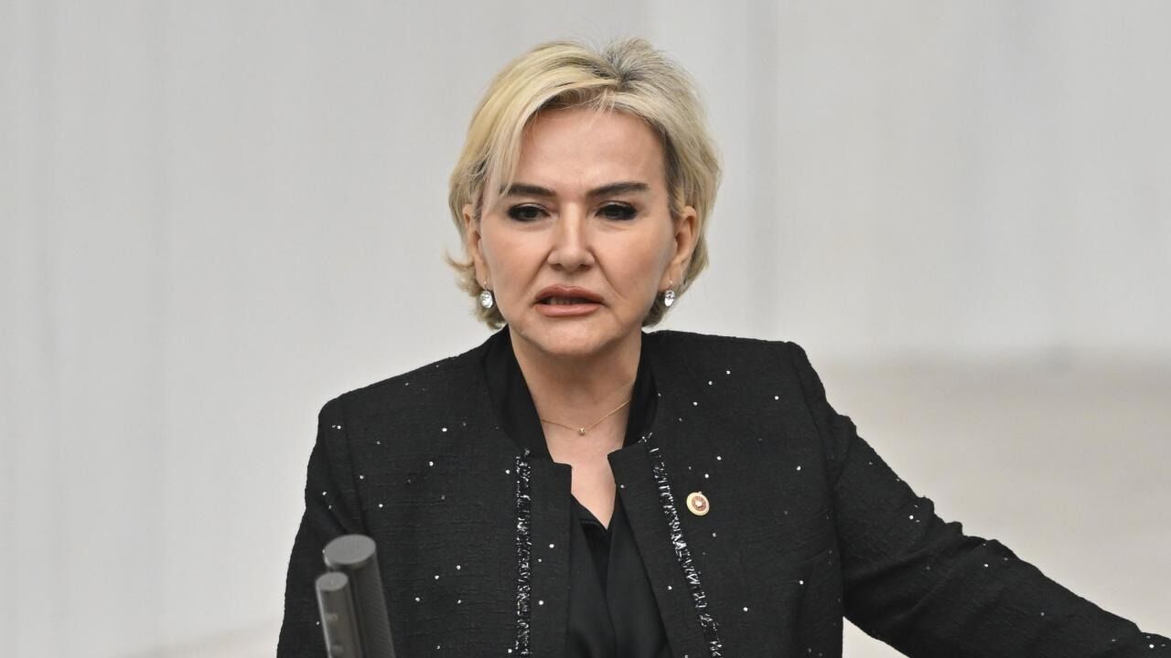 "Cumhuriyet Kadınıyım" sözleri akıllara geldi