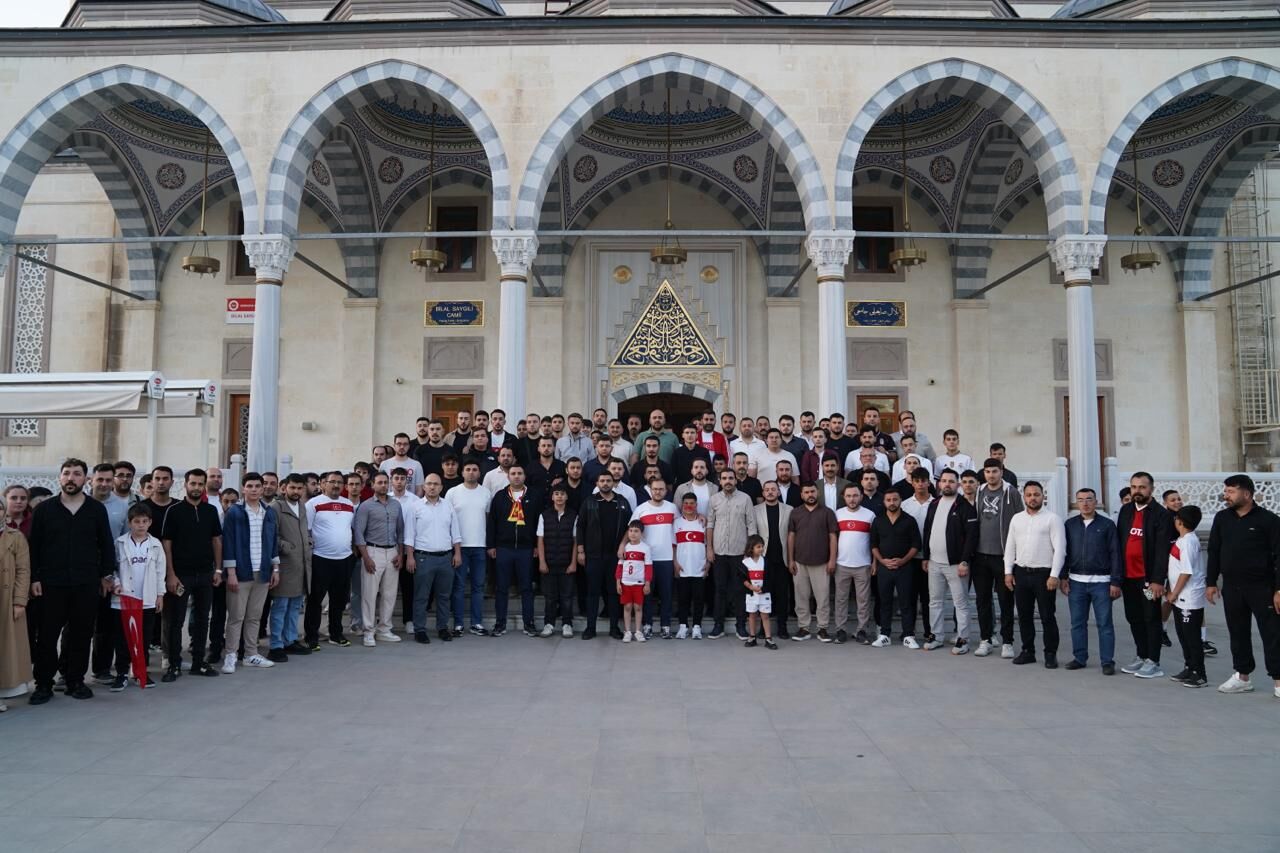 Tügva İzmir İl Temsilciliği'nden Milli Takıma Tam Destek! (3)