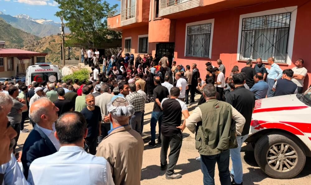 Uzman Çavuş Kayınpederinin Evini Bastı