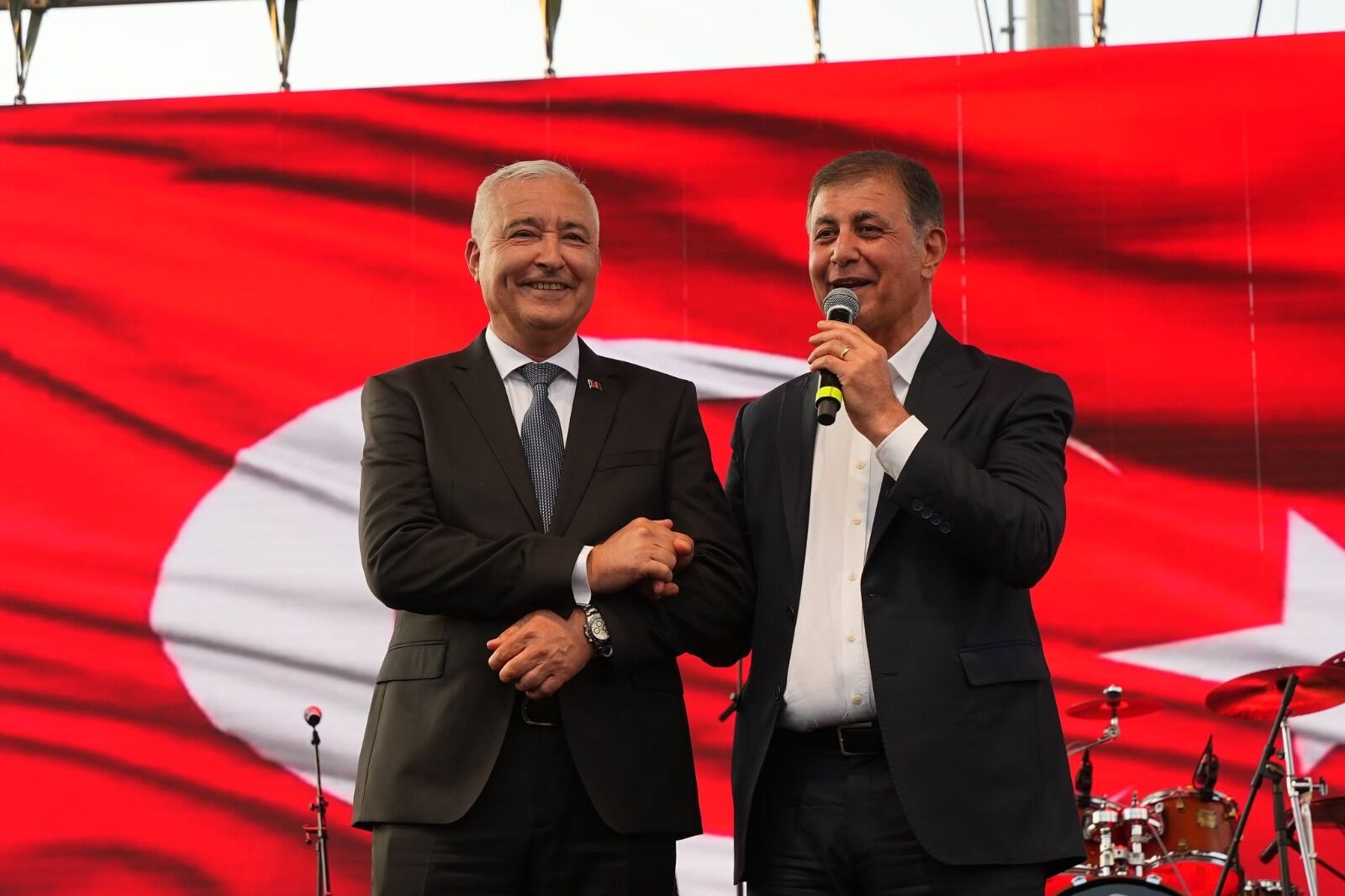 Kapanışı sokak sanatı yaptı