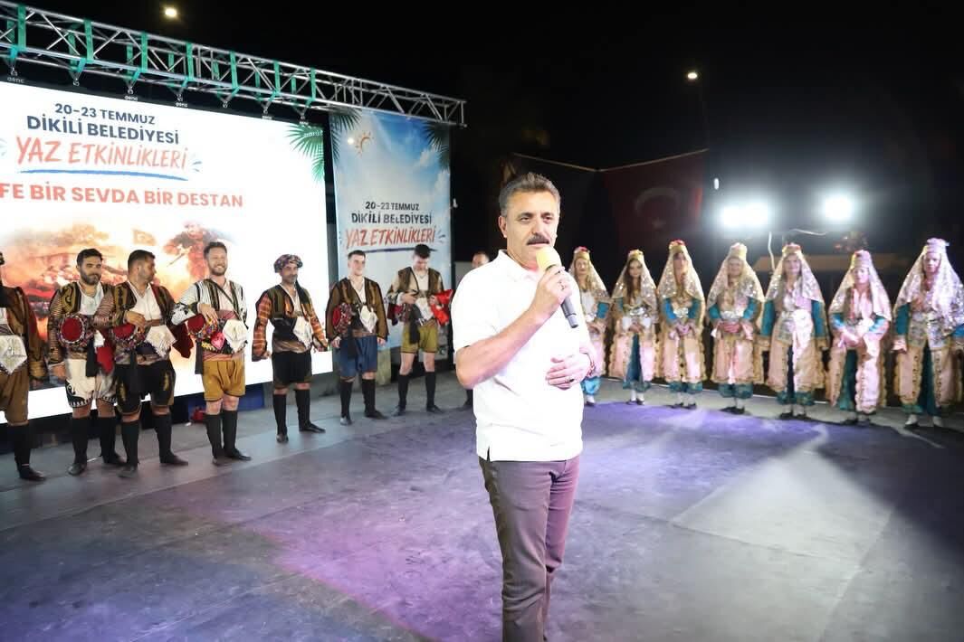 4 Gunde Binlerce Kisi Ayni Meydanda Bulustu Dikilide Yaz Etkinlikleri Noktalandi1-1