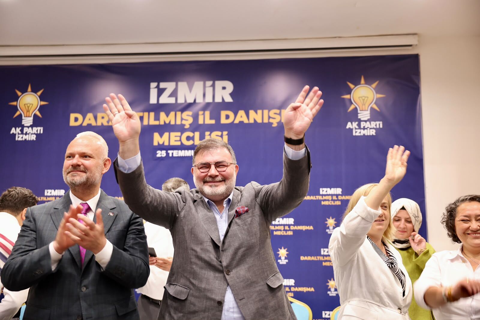 Ak Parti Izmir Daraltışmış Danışma (4)