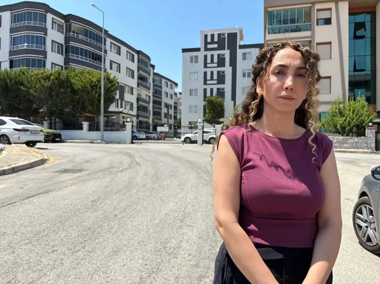 Anne11 Yaşındaki Çocuğun Kolu Sürgülü Kapıya Sıkışıp Kırıldı; Aile Şikayetçi Old