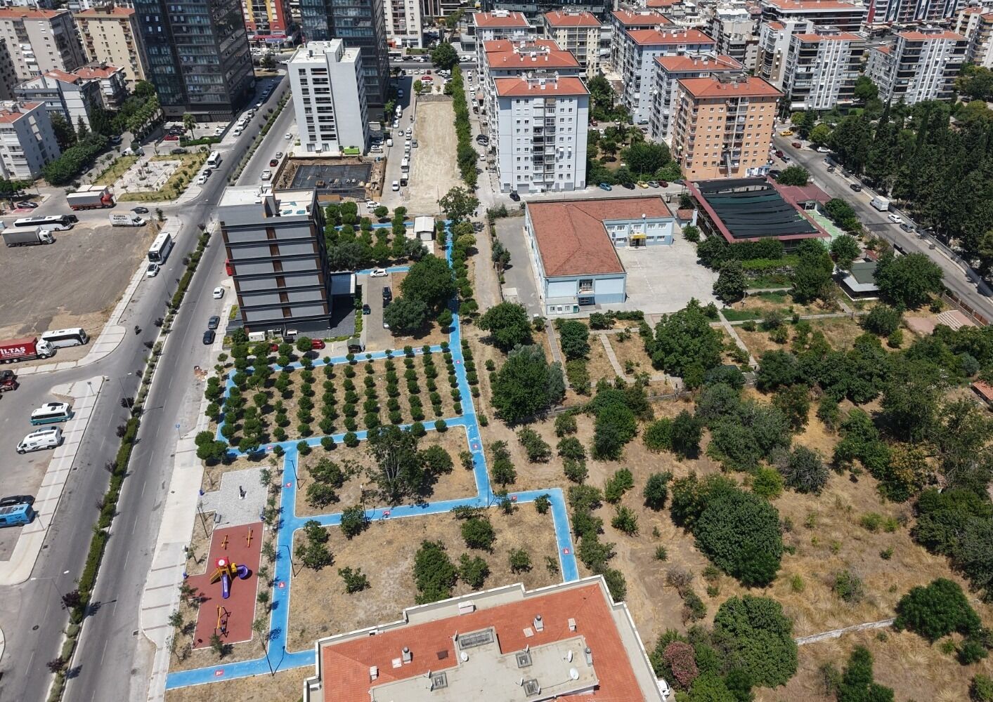 Spor alanları ve yürüyüş yolu inşa edildi