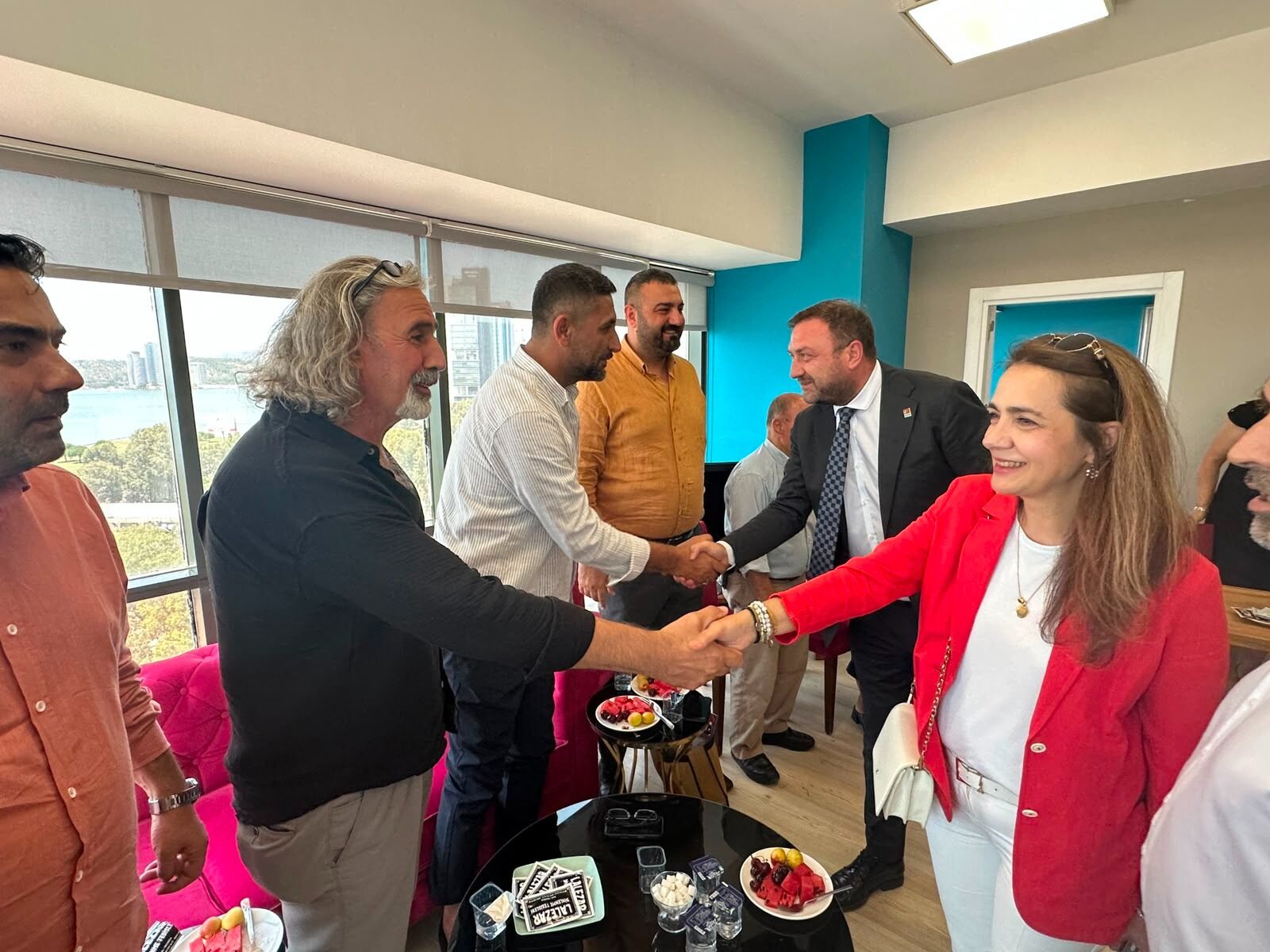 "Demokrasi örgütlü yapılarla güçlenir"