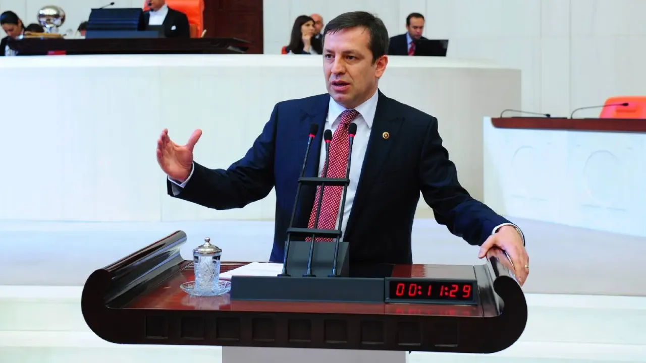 Chp'li Rahmi Aşkın Türeli