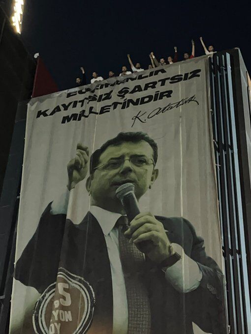 İmamoğlu posteri yeniden asıldı