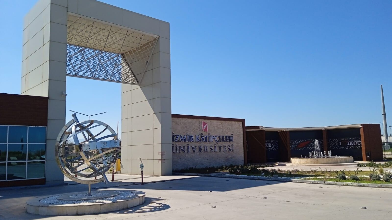 Katip Çelebi Üniversitesi