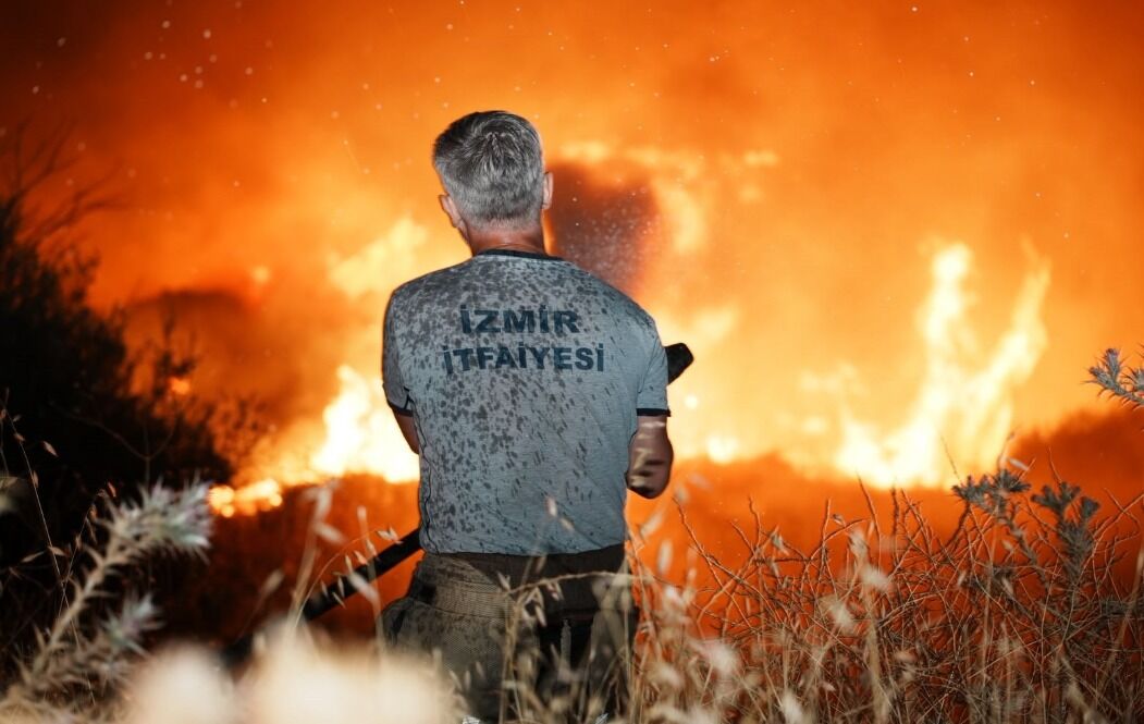 Çandarlı'da gece yarısı iki farklı alarm