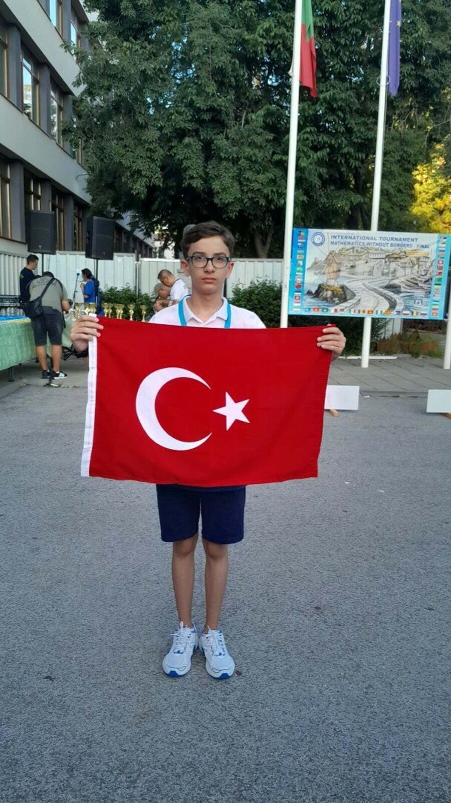 "Diğer dersleri dinlerken bile matematik çözüyor"