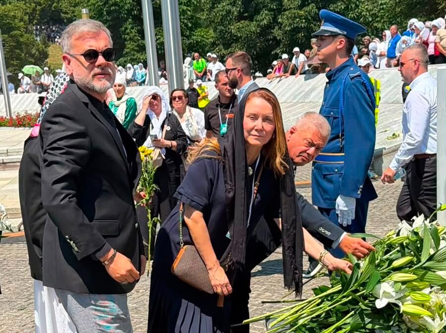 Srebrenitsa anneleriyle duygusal buluşma