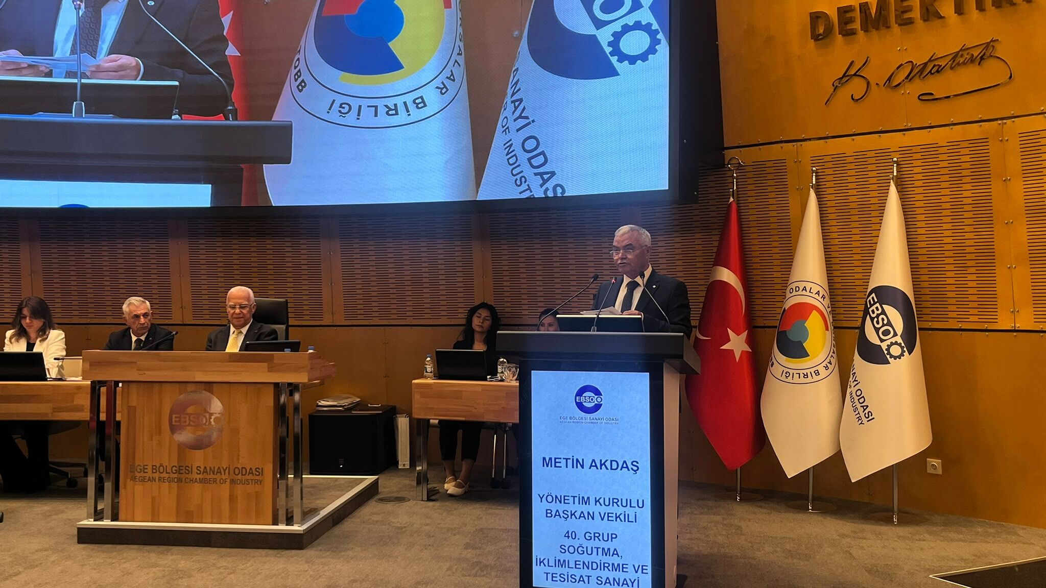 Metin Akdaş 1