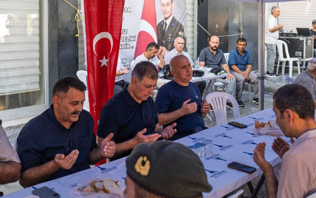 Kent protokolü aileyi yalnız bırakmadı