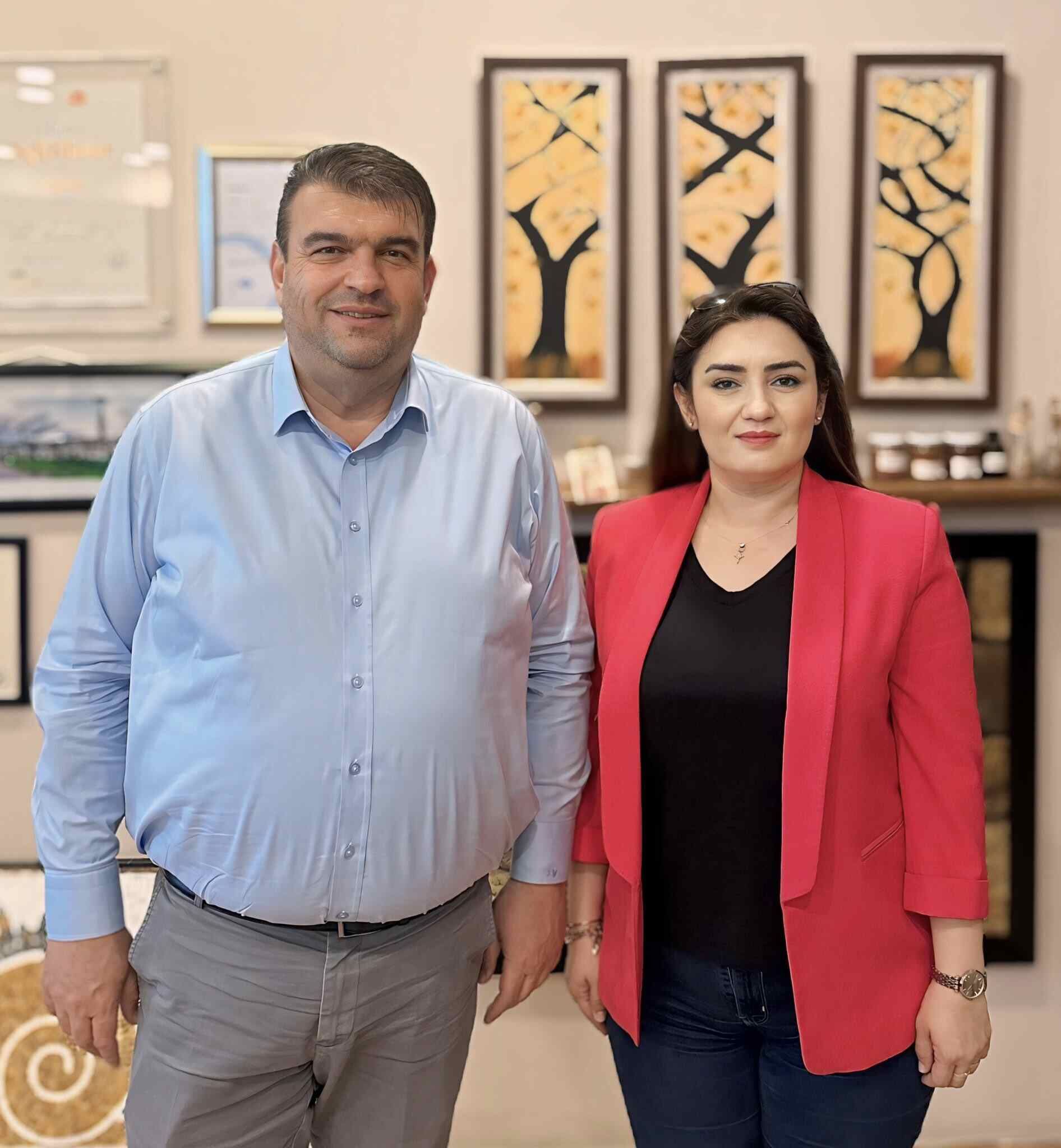 İsmail Yetişkin ve sevda Erdan Kılıç