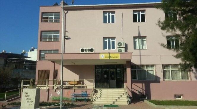 Bu binada eğitim verecek