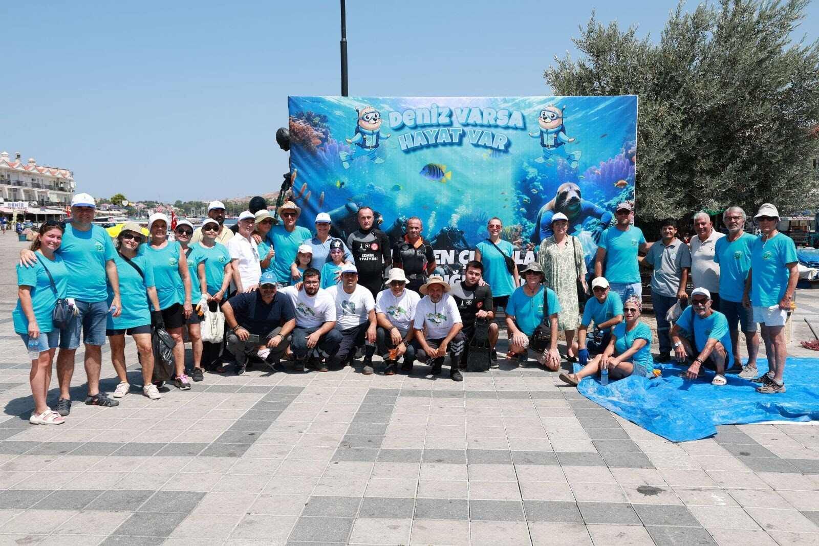Foça'nın mavi sularından meydana: Kirliliğin utanç tablosu sergide!-2