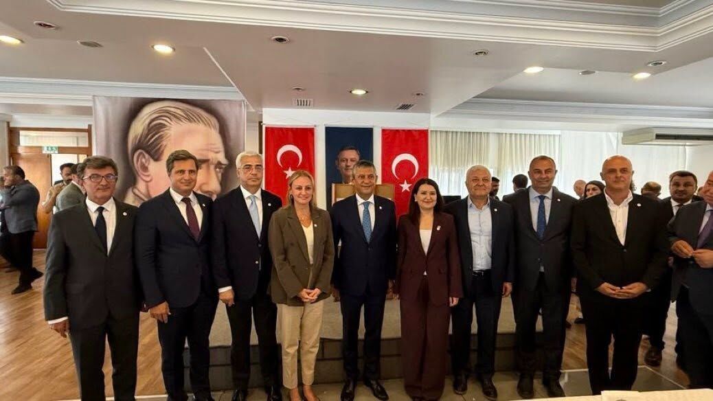9 vekil Yeni Partiye geçti