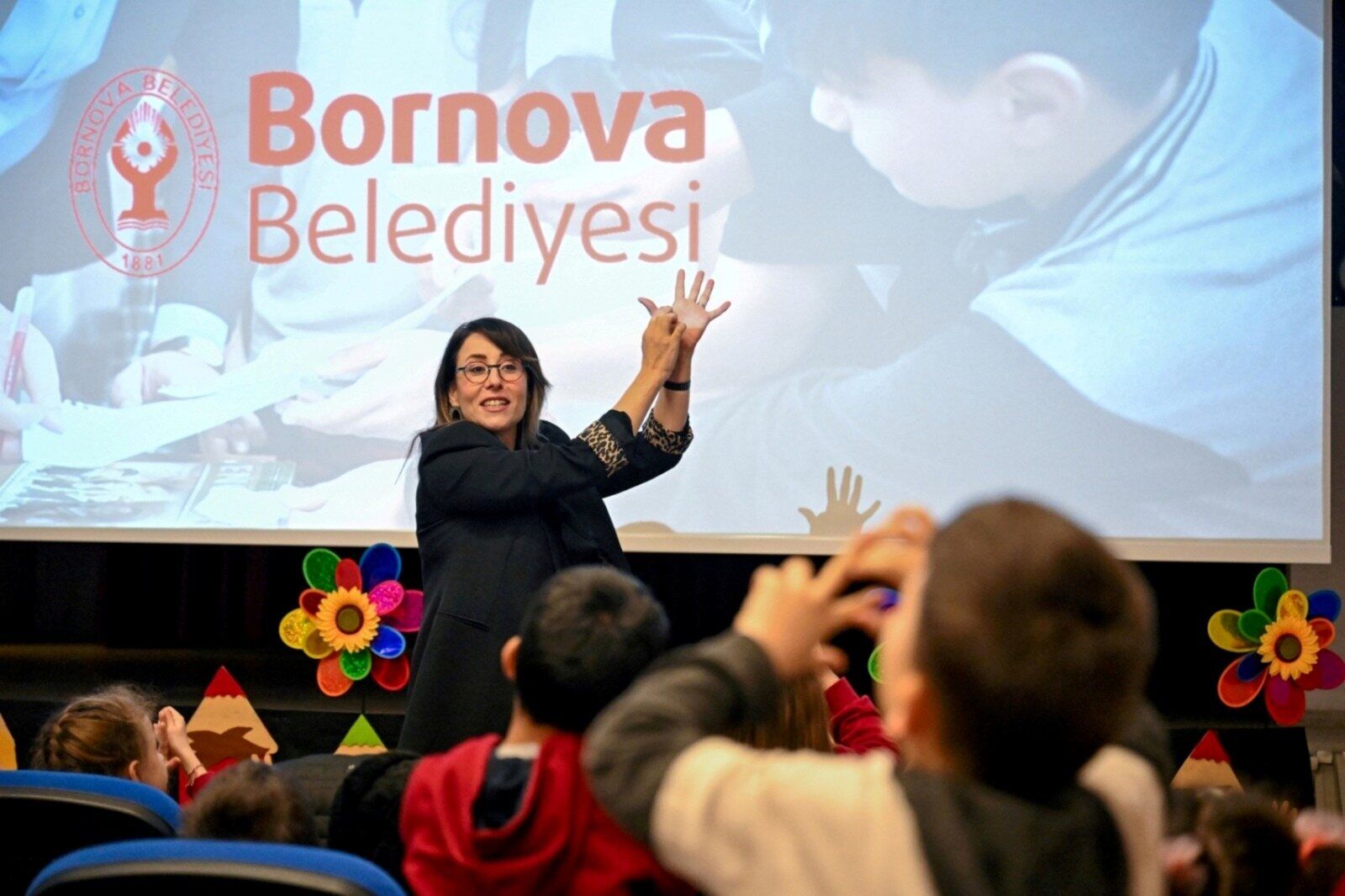 Geleceğin sağlıklı nesilleri Bornova’da yetişiyor: Tam 2 bin 489 öğrenciye ulaşıldı!-1