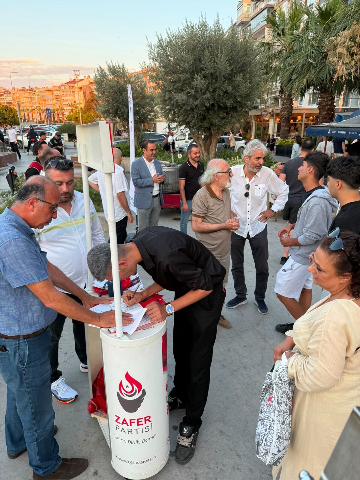 İzmir teşkilatı Göztepe’de toplandı