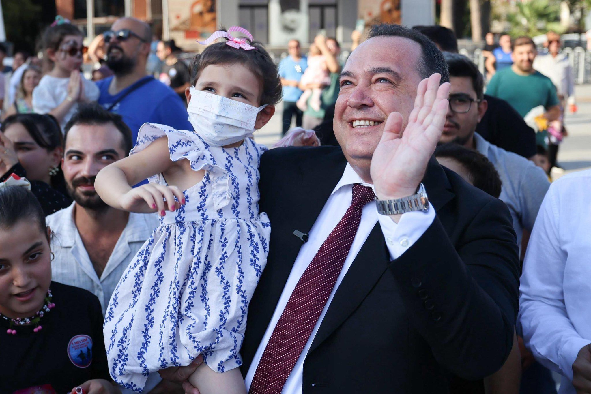Manisa’da lösemiyi yenen Defne’nin zaferi balonlarla kutlandı