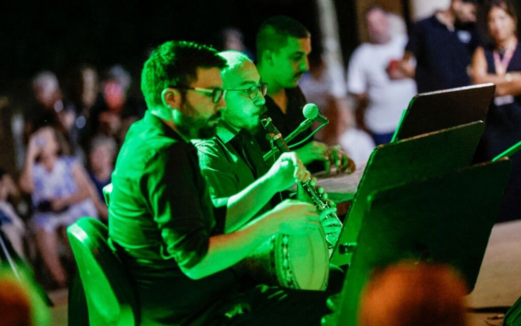 Sade akustik düzenleme ön plandaydı