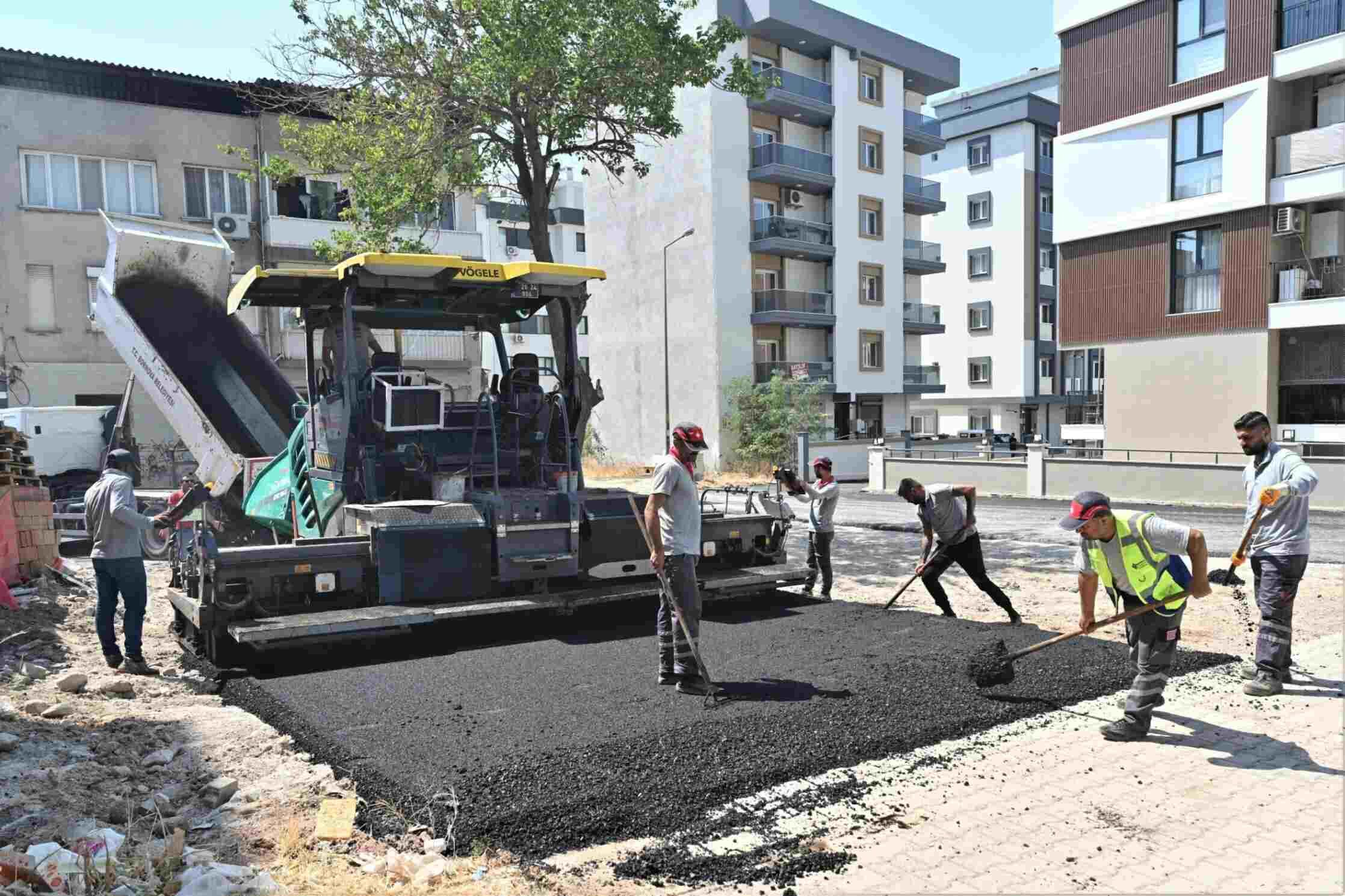 Bornova’da dönüşüm sonrası yeni dönem: Otopark, yol ve yeşil alan çalışmaları başladı-1