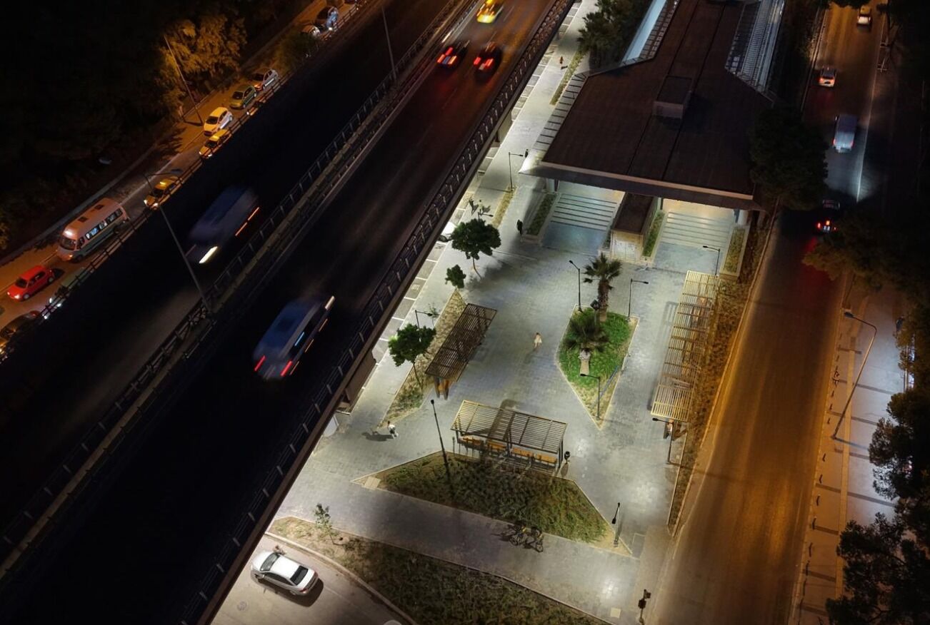 Betonun ortasında yeşil bir nefes