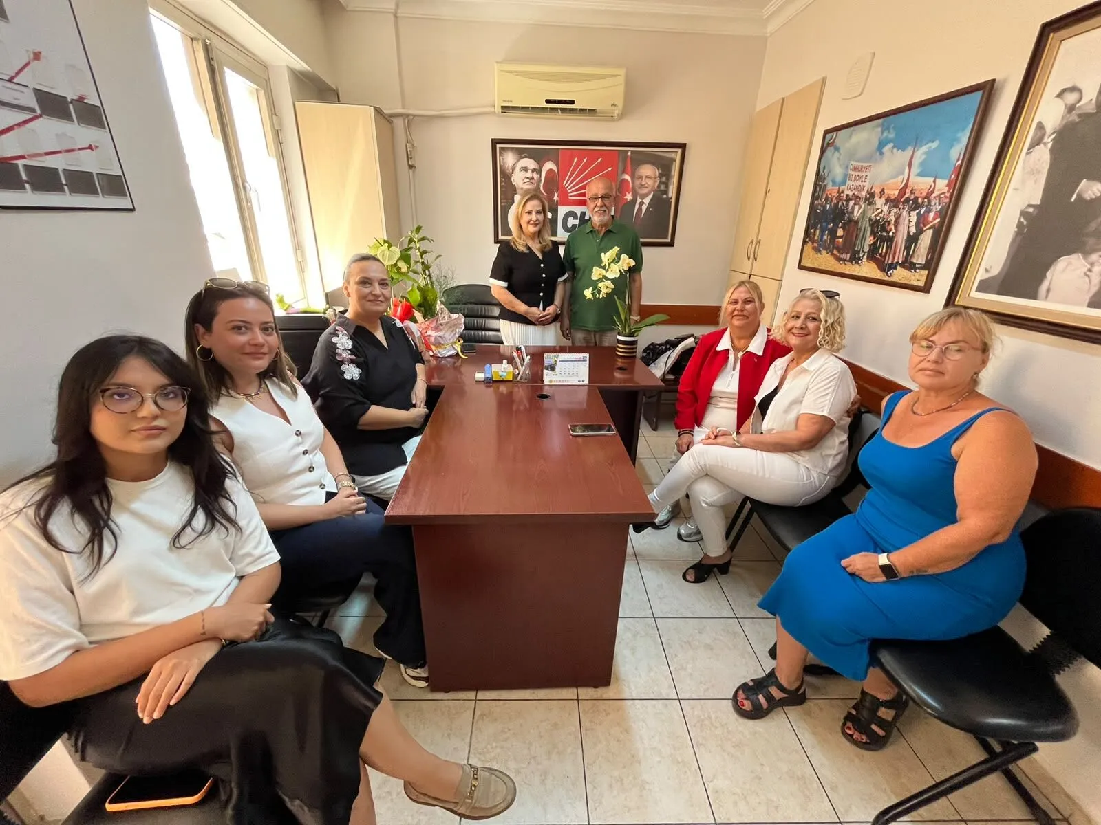 Chp Karşıyaka’da Kadın Kollarında Yeni