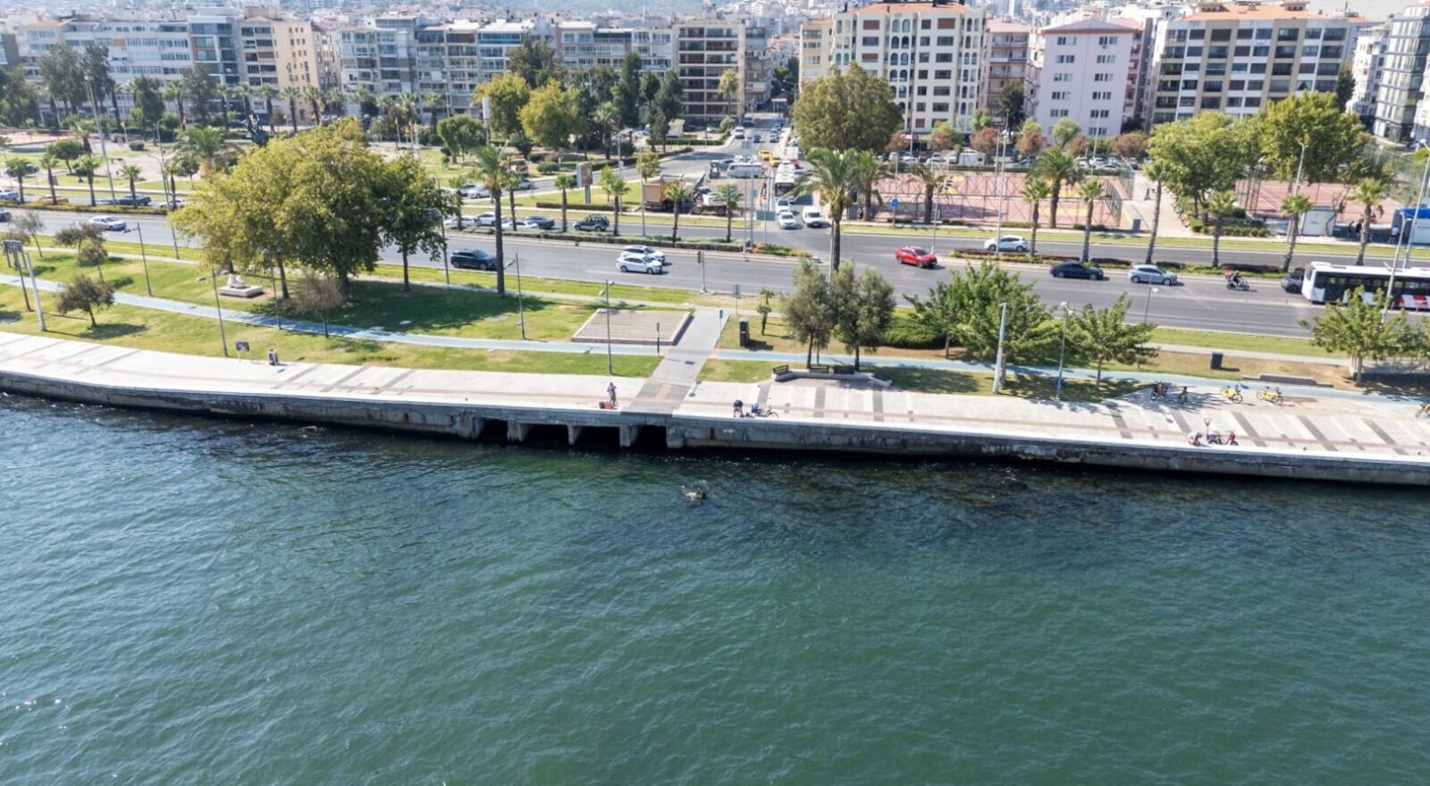 Deniz suyu setlerle kesildi