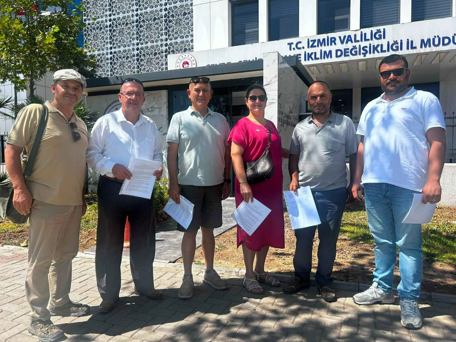 Foçalı çevreciler ve muhtarlar ayaklandı: “Sağlıklı bir çevrede yaşama hakkını ihlal ediyor"
