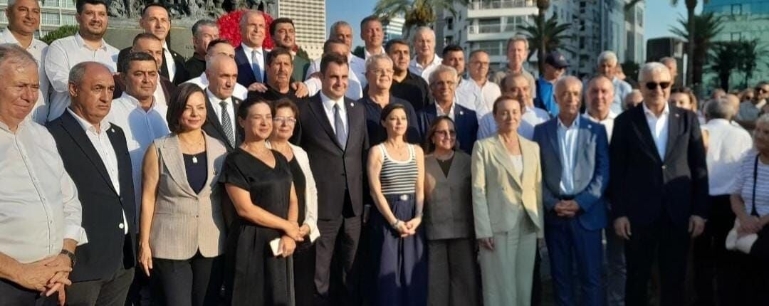 Yeni parti izmir il çelenk