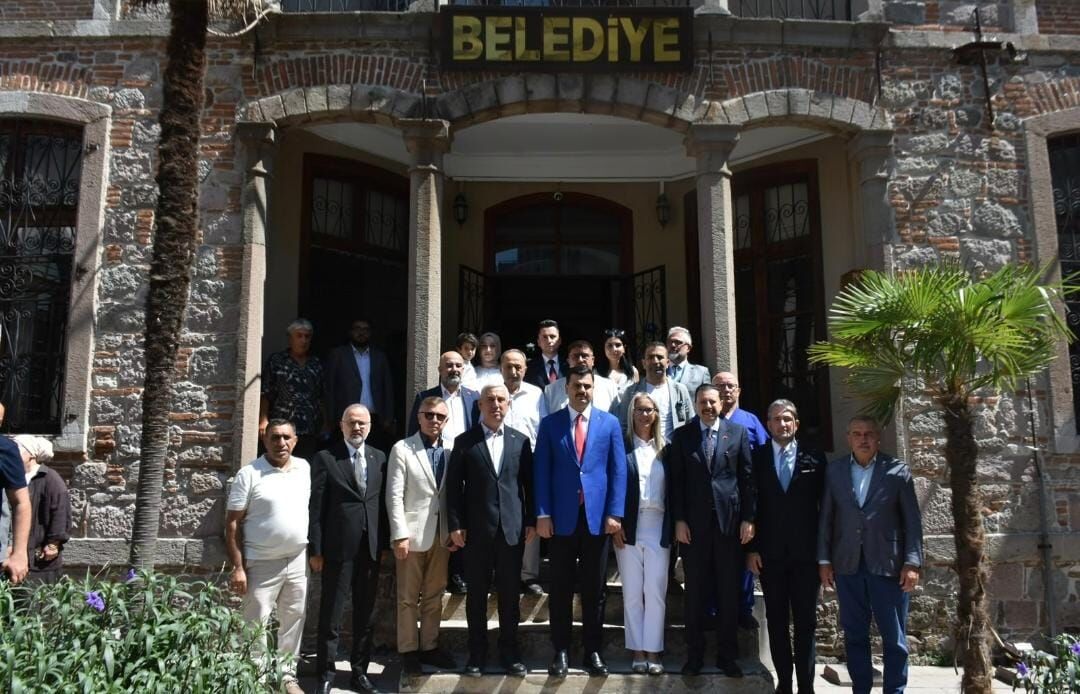 AK Parti Genel Sekreteri Eyyüp Kadir İnan Bergama Belediyesi ziyaret