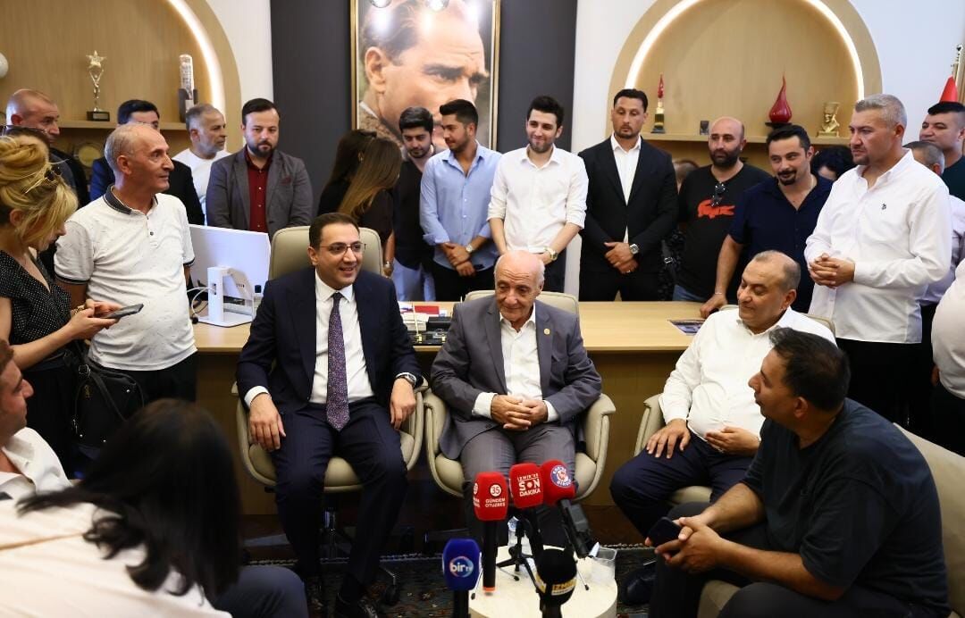 Balçova Belediye Başkanı görevi devraldı Onur Yiğit